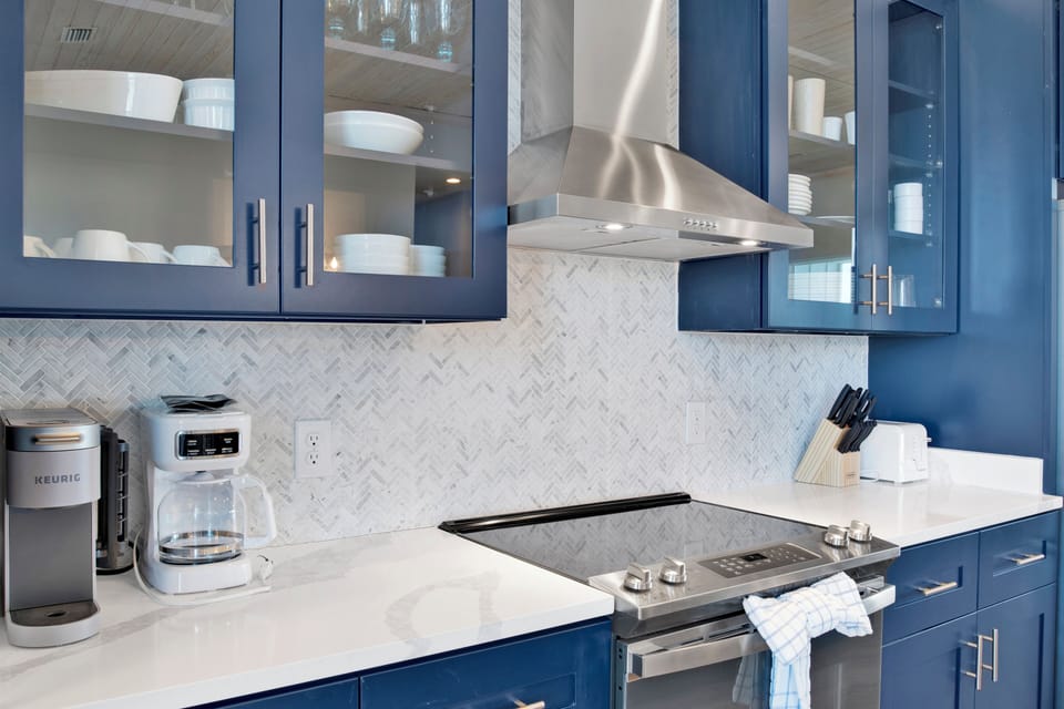 Granite counters, Stainless steel appliances