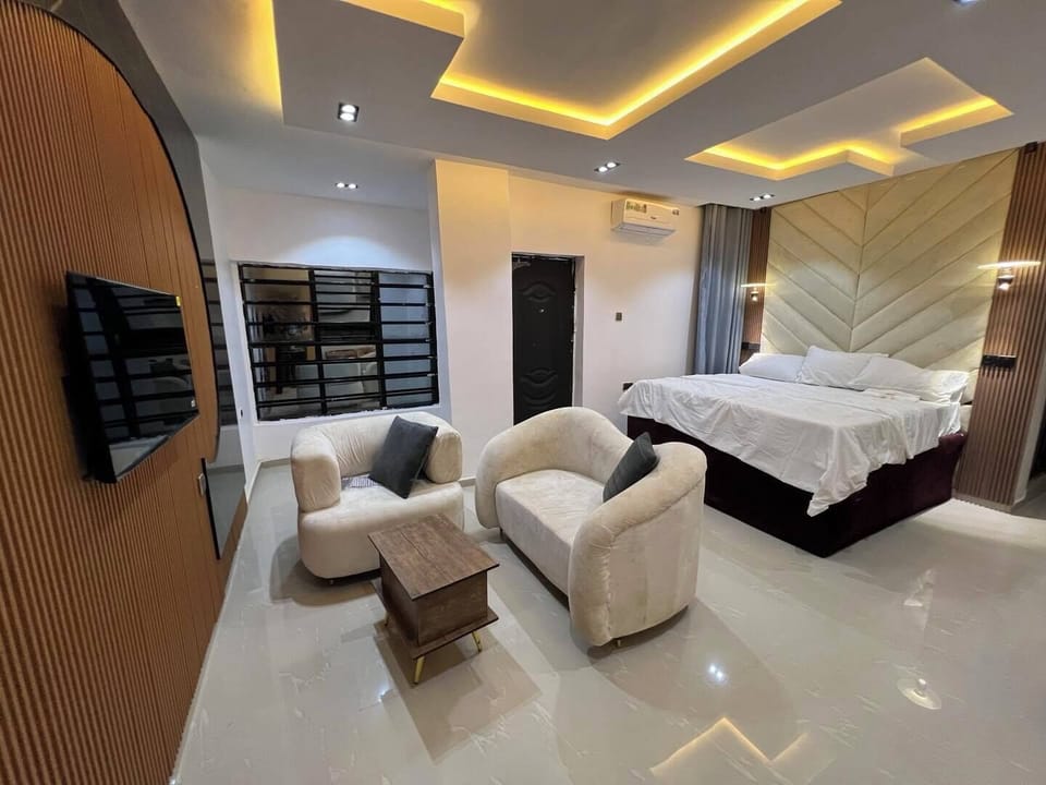 Deluxe Room, Balcony, City View | Desk, laptop workspace, blackout drapes, soundproofing
