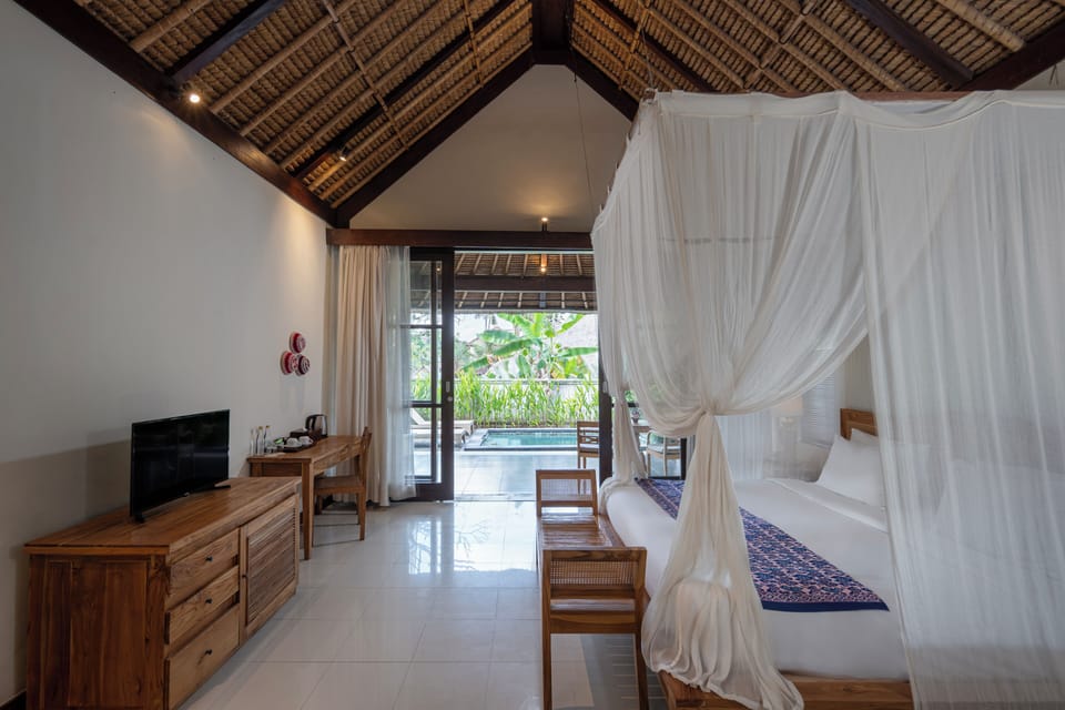One-Bedroom Pool Villa | Minibar, in-room safe, blackout drapes, free WiFi