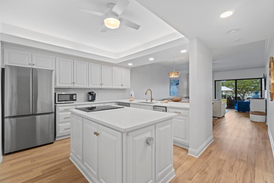 Condo, Multiple Beds (Shipwatch Riverside E104) | Private kitchen | Oven, toaster