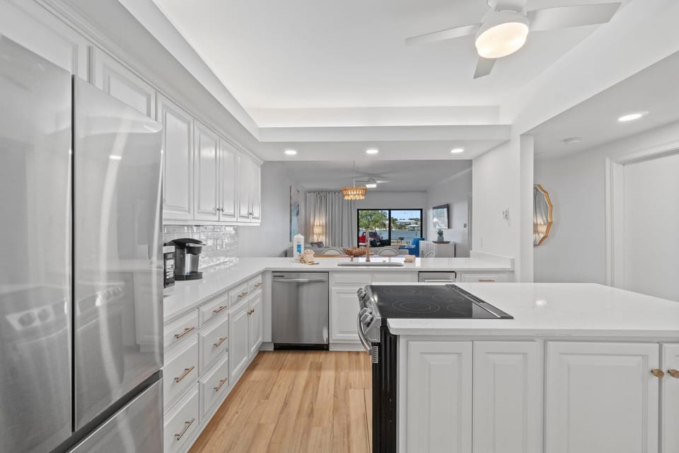 Condo, Multiple Beds (Shipwatch Riverside E104) | Private kitchen | Oven, toaster