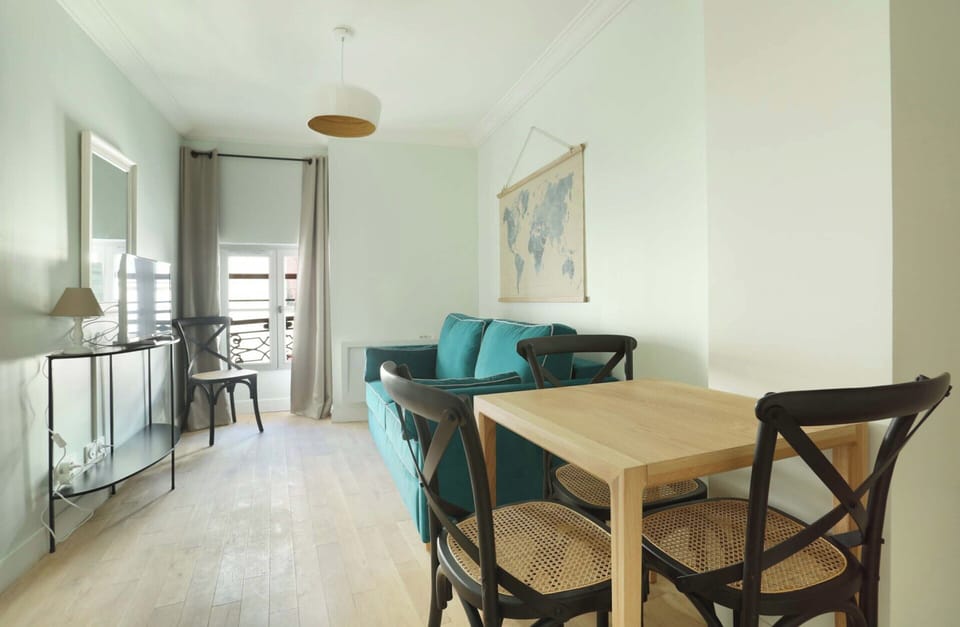 Apartment | Dining