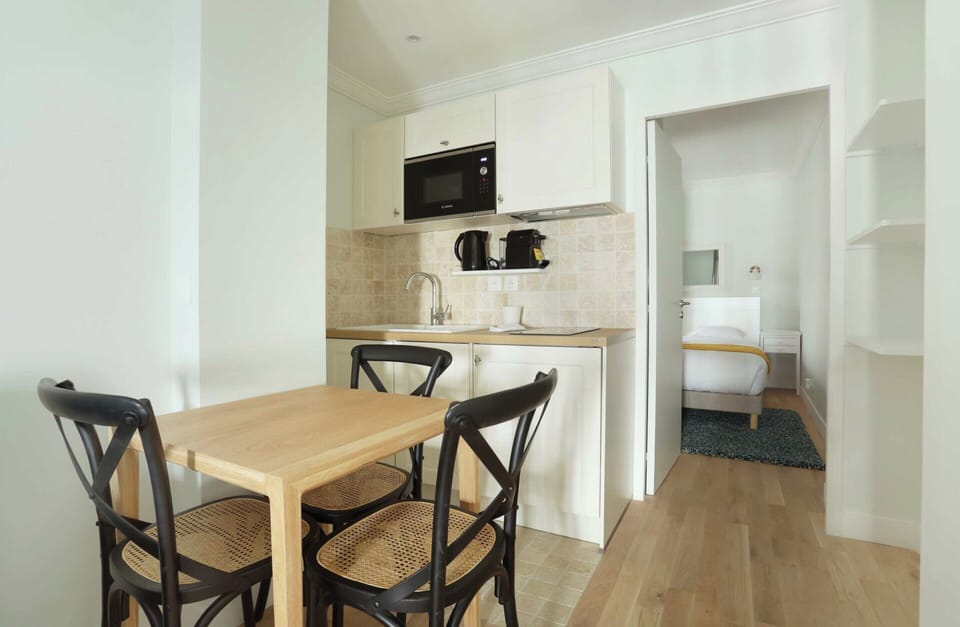 Apartment | Dining
