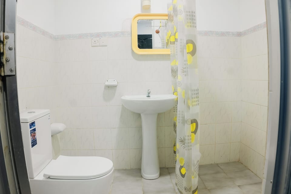 Double or Twin Room | Bathroom | Shower, towels, soap, toilet paper