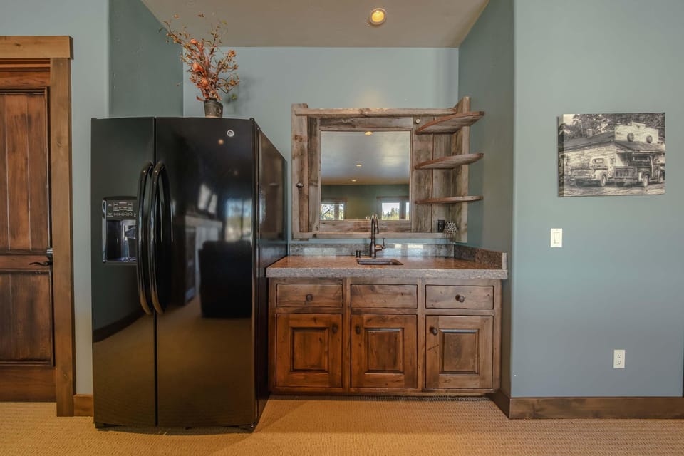 House, Multiple Beds, Hot Tub, Mountain View (Wilderness Club Lakefront Lodge) | Interior
