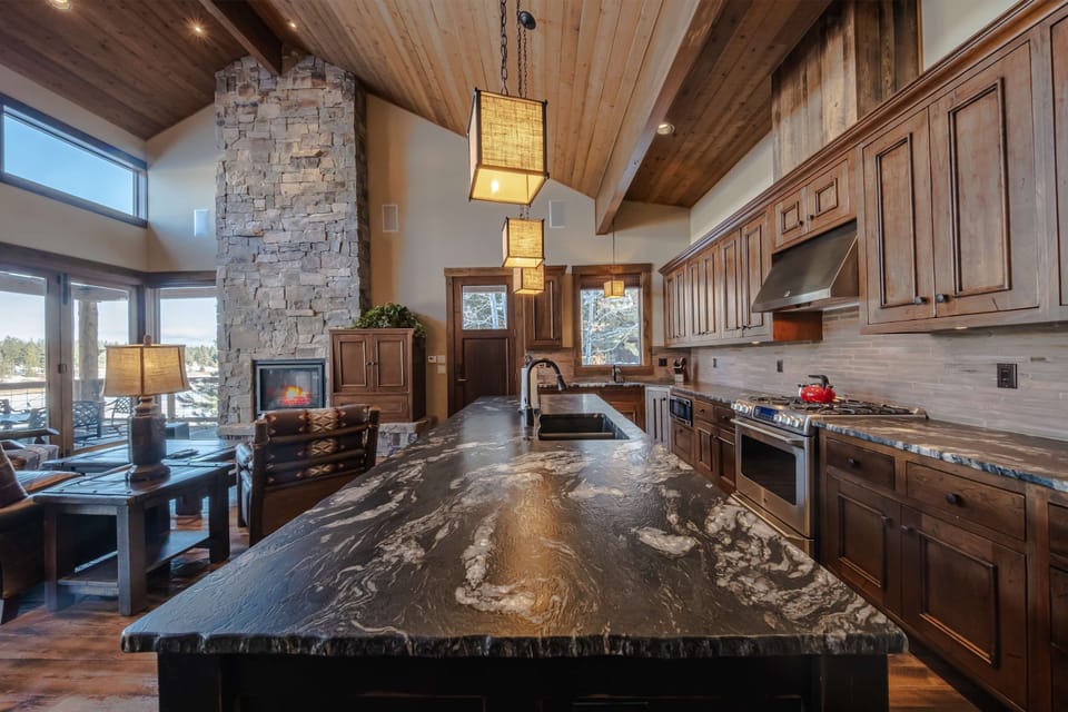 House, Multiple Beds, Hot Tub, Mountain View (Wilderness Club Lakefront Lodge) | Private kitchen | Fridge, microwave, oven, stovetop