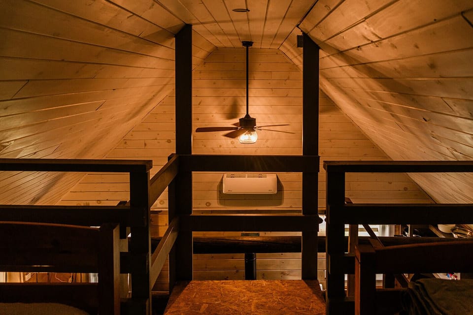 Cabin, Lake View | Individually decorated, individually furnished, free WiFi, bed sheets