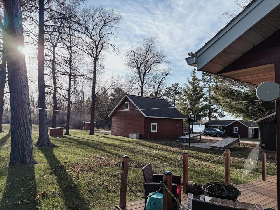 Outdoor laundry line to hang beach towels/swimsuits over, extending from deck! 