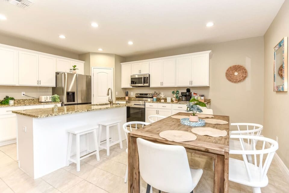 Full Kitchen