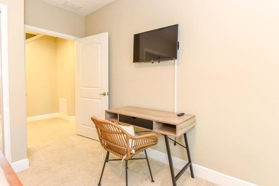 Bedroom 3 withTV