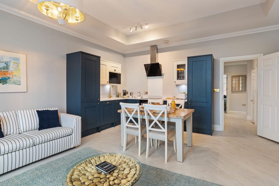 Swimming Pool, Sea Views, Gym, Tenby