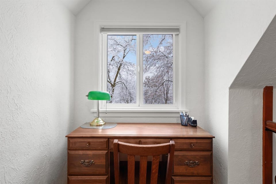 Upstairs Loft / Desk