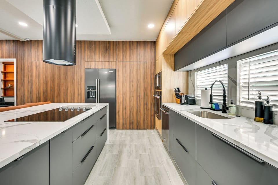 Kitchen | Dual Keurig/Drip Coffee Maker | Dishwasher | Cooking Basics