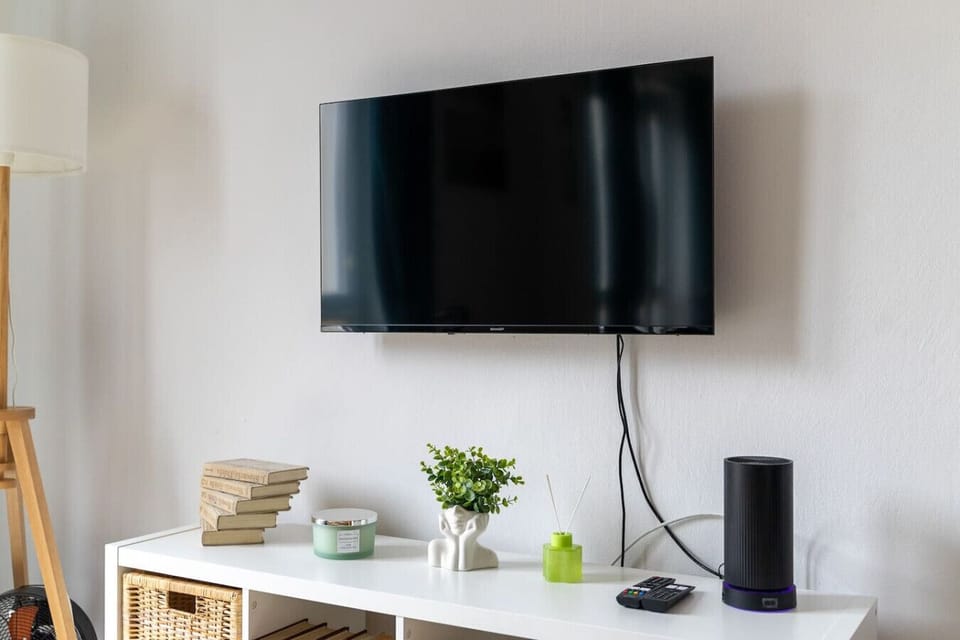 Studio - Living area with Queen Bed and Full Sofa Bed; Smart TV | Book Now with RENTUJEMY.COM