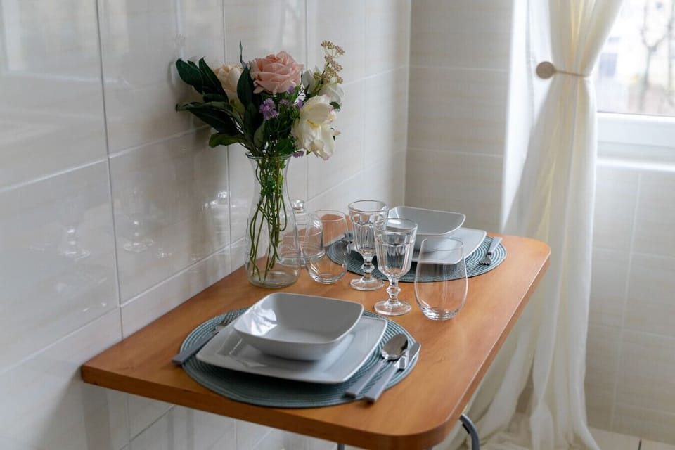 Kitchen with Microwave | Book Now with RENTUJEMY.COM