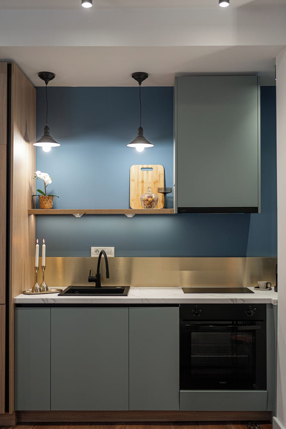Comfort Studio | Private kitchen | Full-size fridge, microwave, oven, stovetop