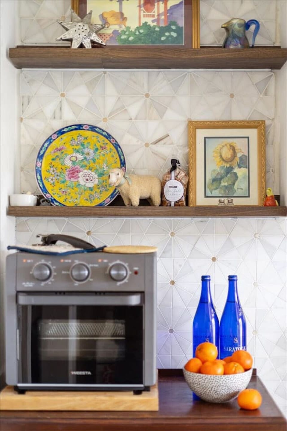 Kitchen with airfryer