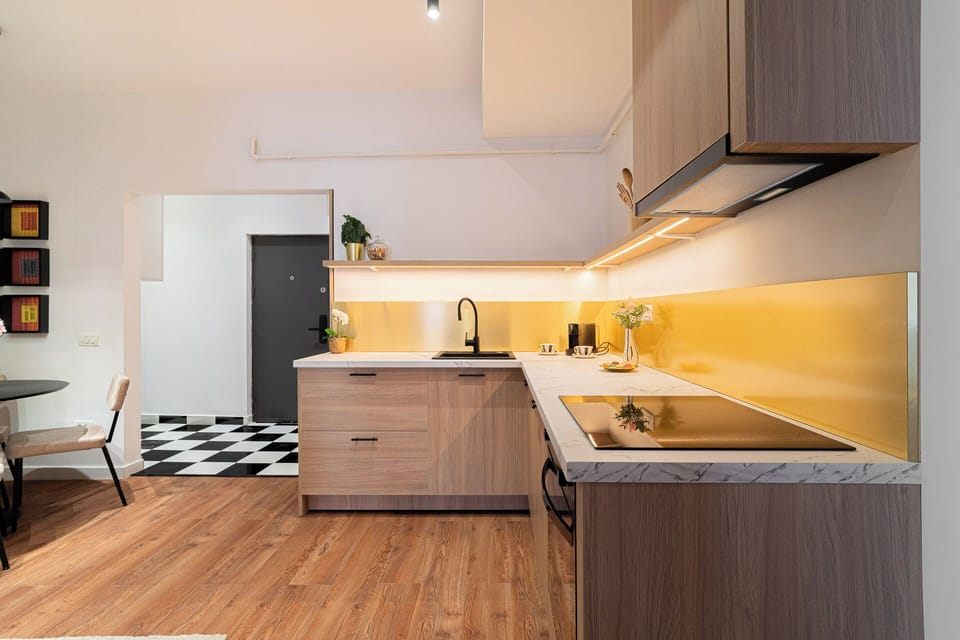 Comfort Apartment, 2 Bedrooms, Balcony | Private kitchen | Coffee/tea maker, electric kettle