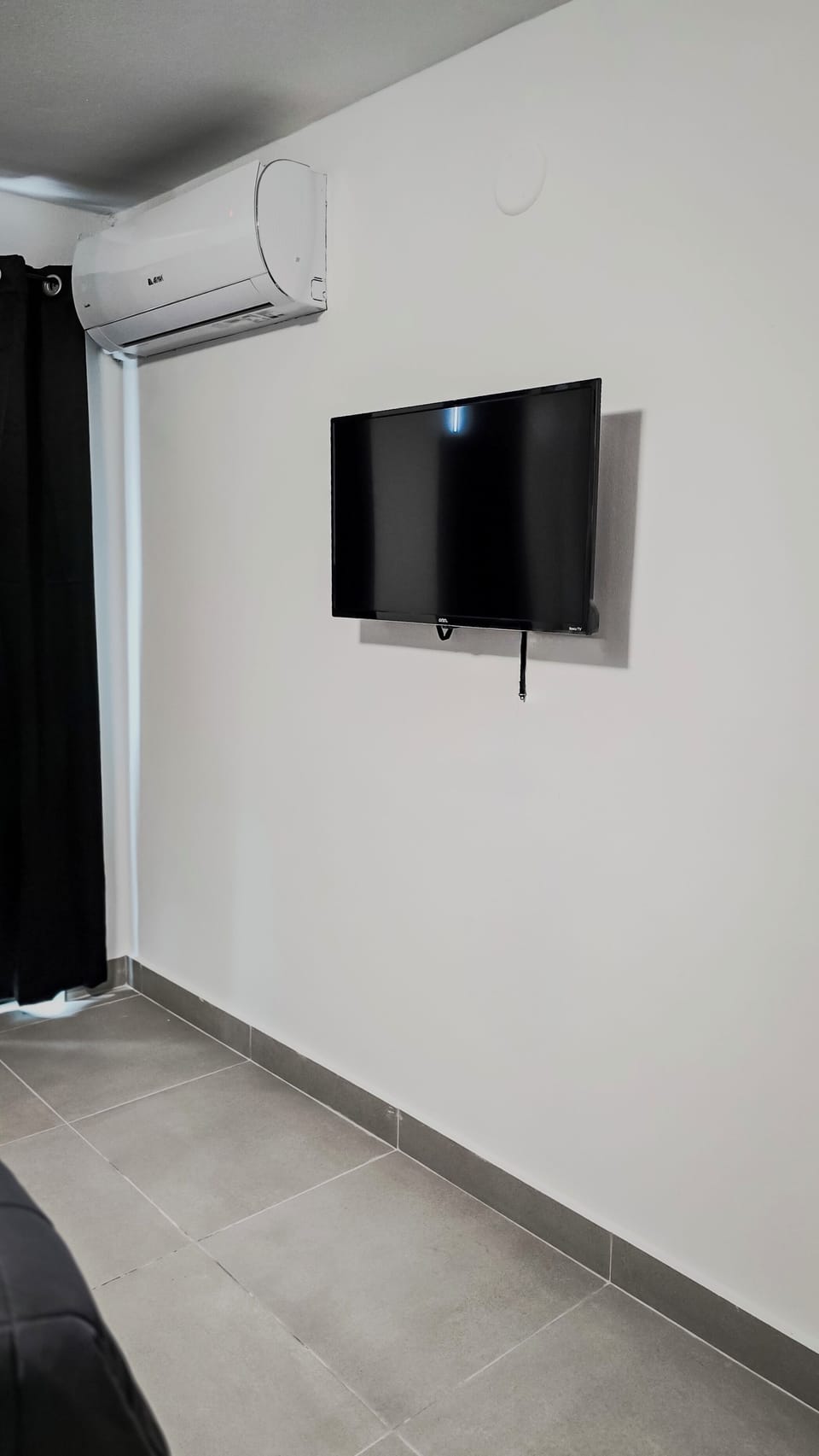 Smart Tv / New AC units.