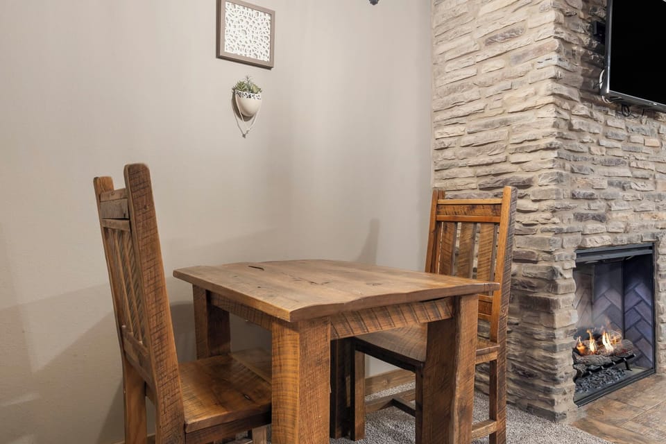 King Suite Dining Table