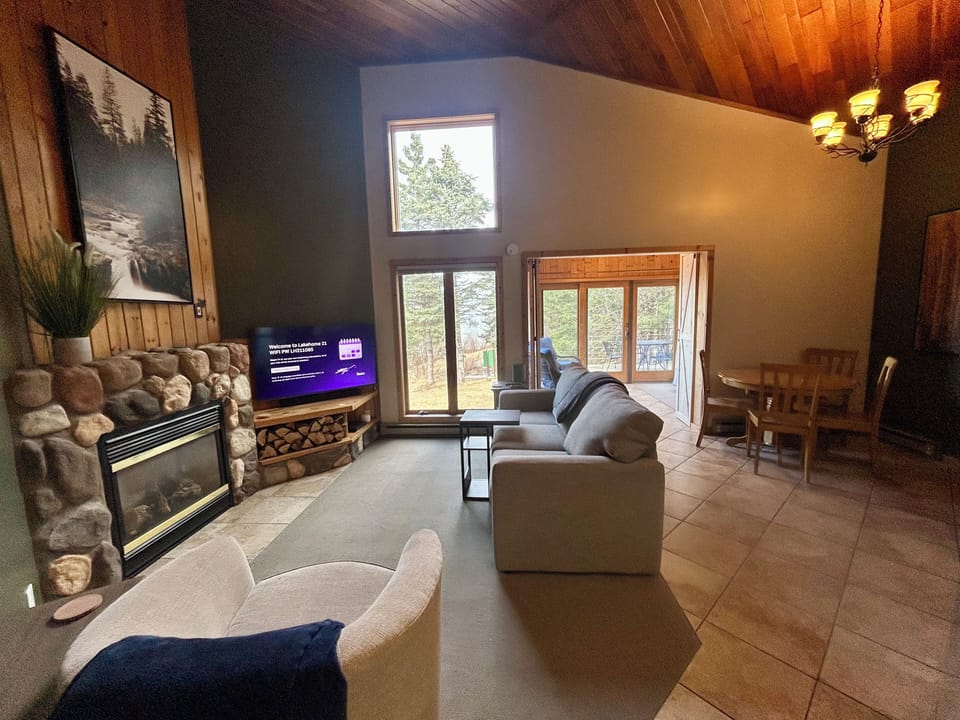 Family Room: Gas Fireplace & Roku Enabled TV