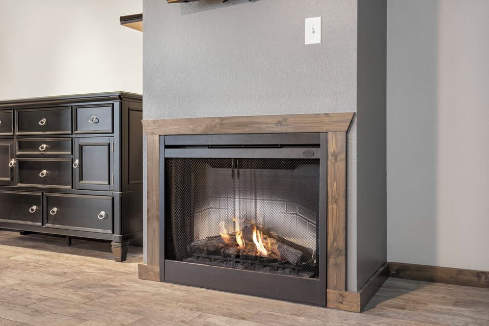 King Suite FIreplace