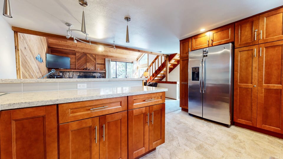 Condo, 3 Bedrooms | Private kitchen | Coffee/tea maker, fridge, oven, toaster