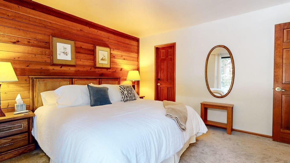 Condo, 3 Bedrooms | 3 bedrooms, WiFi (free)