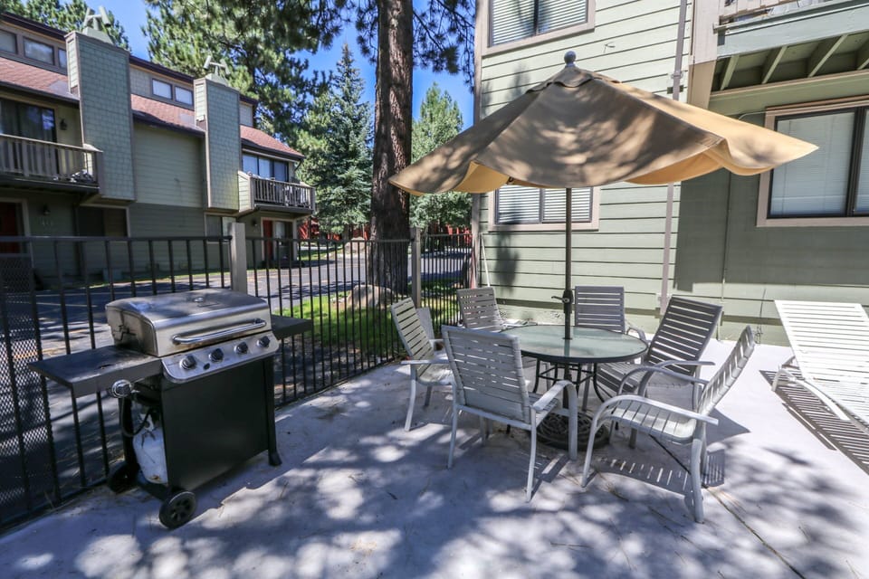 Condo, 3 Bedrooms | Outdoor dining
