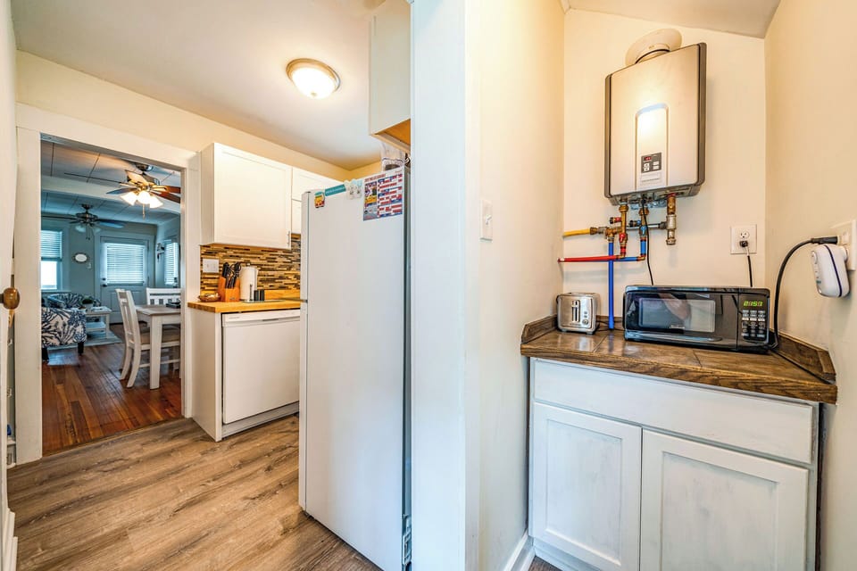 Kitchen area
