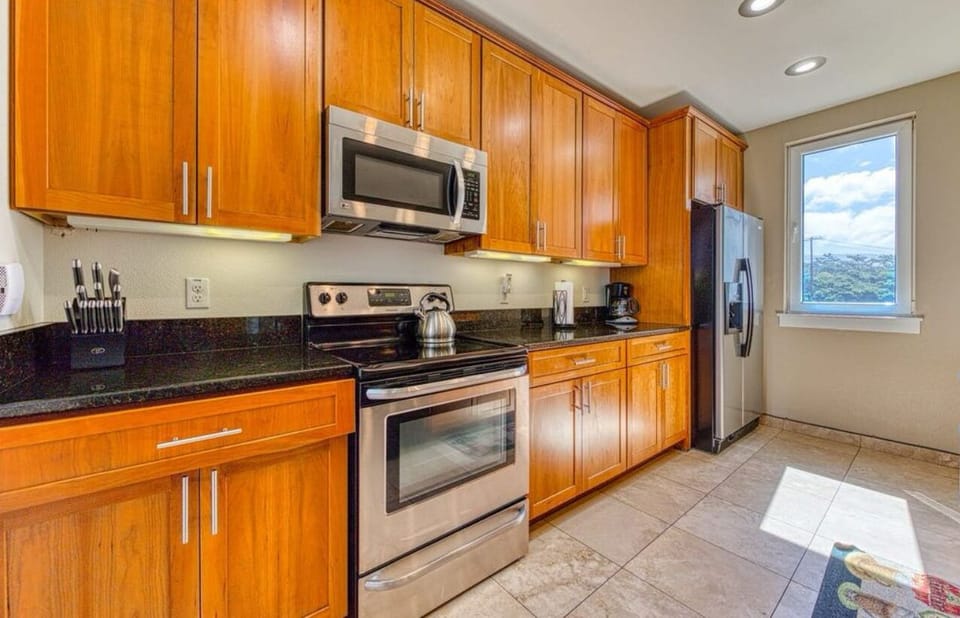 Spacious, well stocked Kitchen