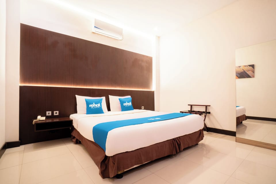 Studio Suite | Desk, laptop workspace, free WiFi, bed sheets