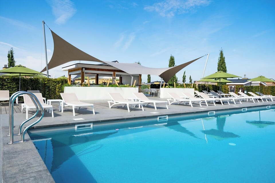 House | Pool