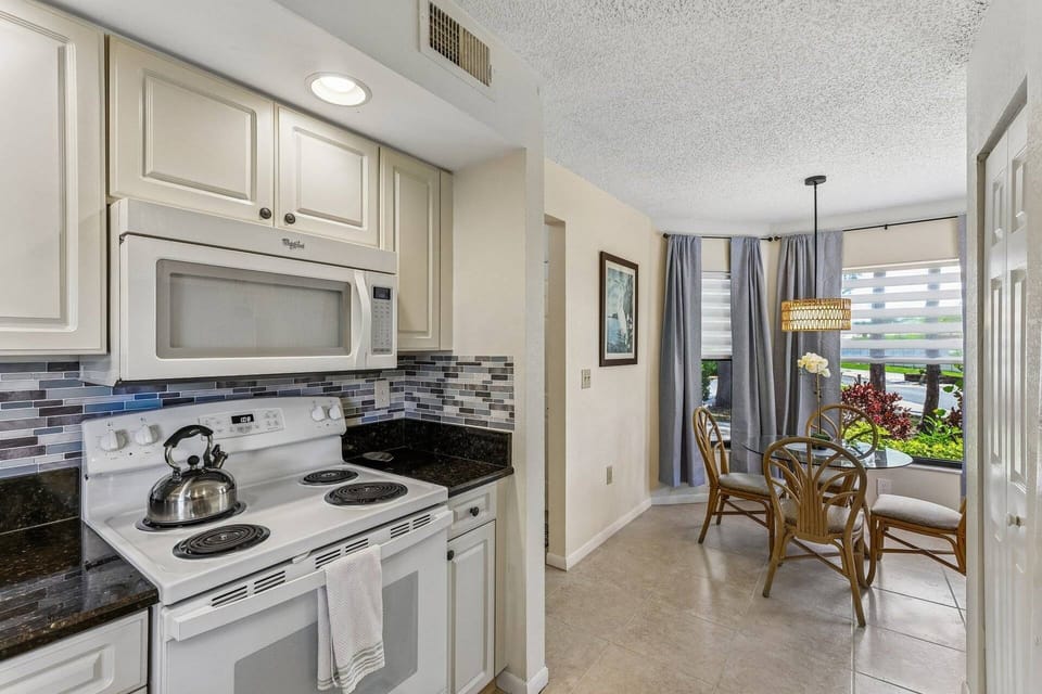 Fully equipped kitchen