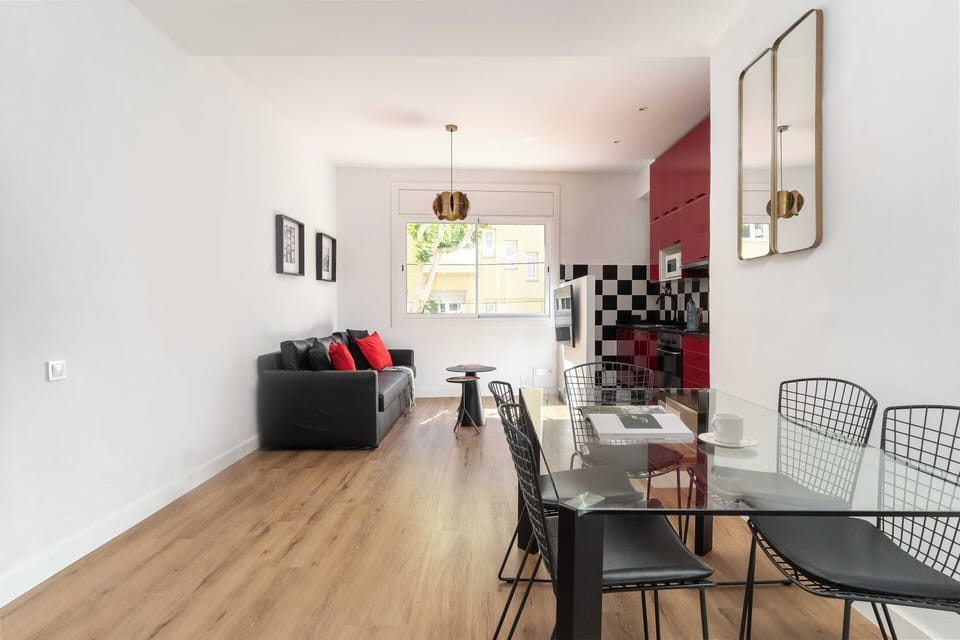 Deluxe Duplex, 1 Bedroom | Living area | Smart TV