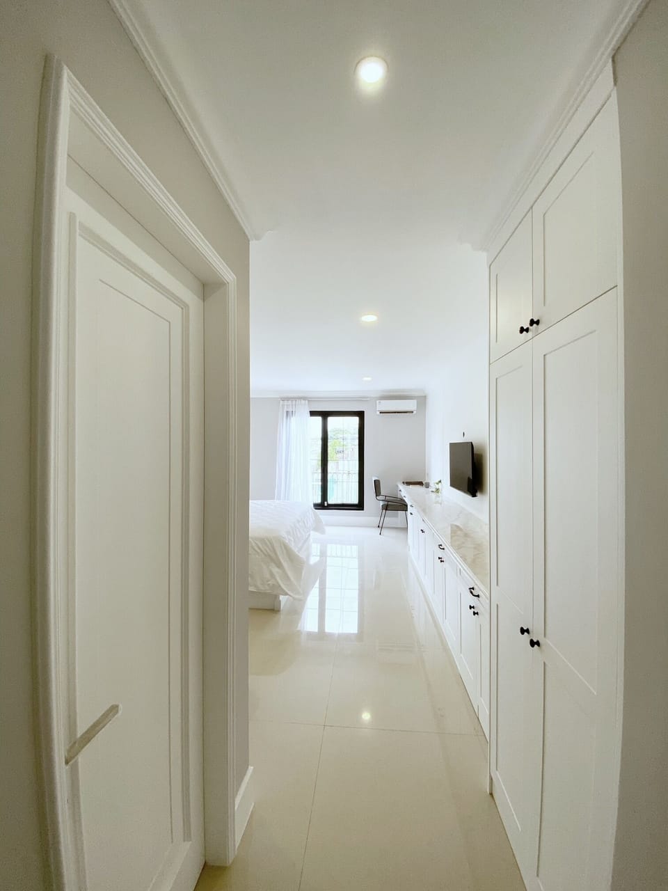 Executive Room, Private Bathroom, City View | Desk, laptop workspace, free WiFi