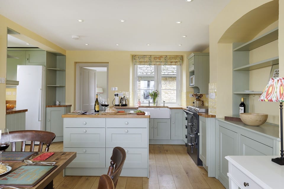Cotswold Cottage Kitchen - StayCotswold