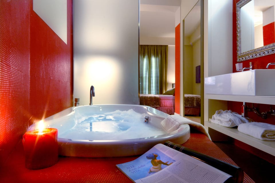Comfort Double with Terrace, City View | Bathroom | Hair dryer, slippers, bidet, towels