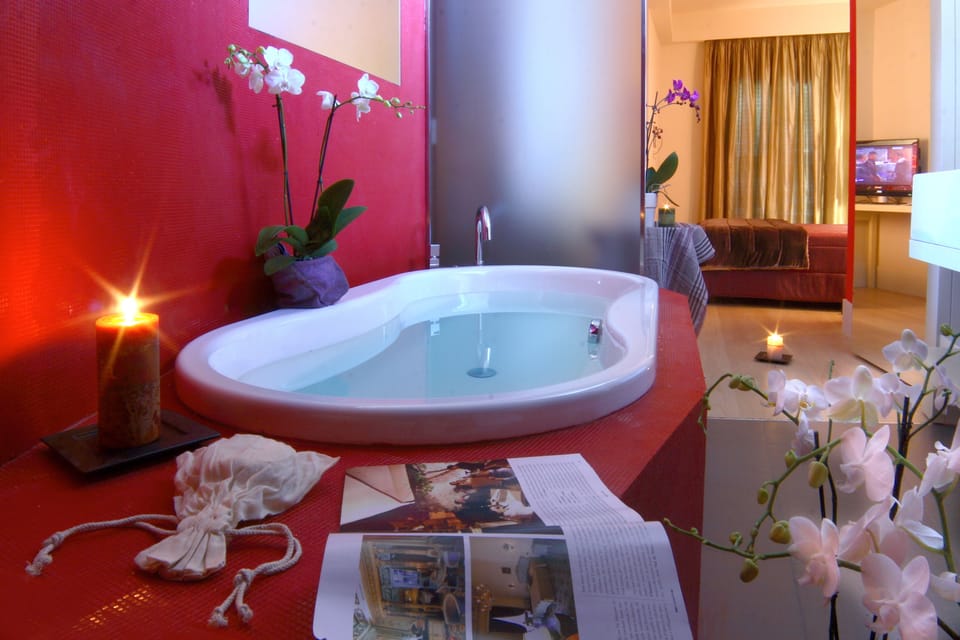 Comfort Double with Terrace, City View | Bathroom | Hair dryer, slippers, bidet, towels