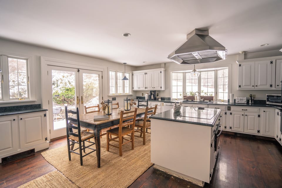 Delight in the expansive chef's kitchen, any gourmand's dream!