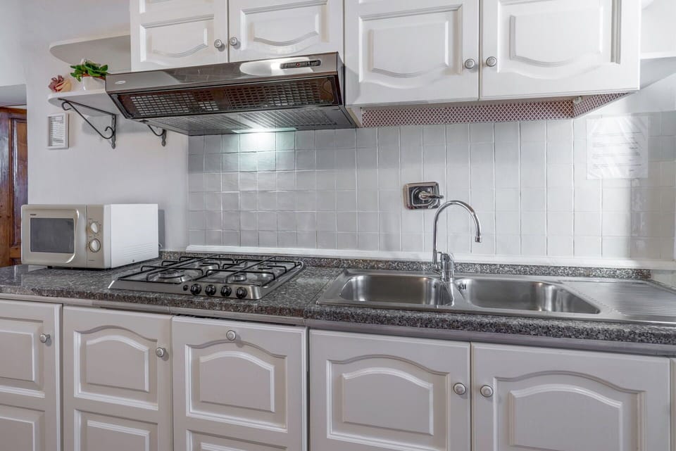 Autumn, Bathroom, Kitchen, Spring, Summer