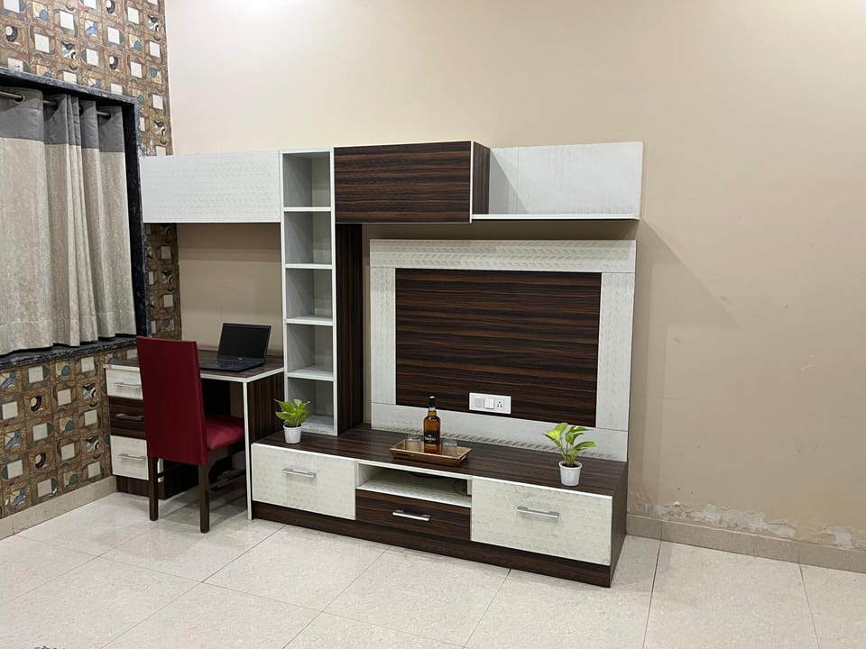 6BHK Villa with Pool & Garden | Room amenity