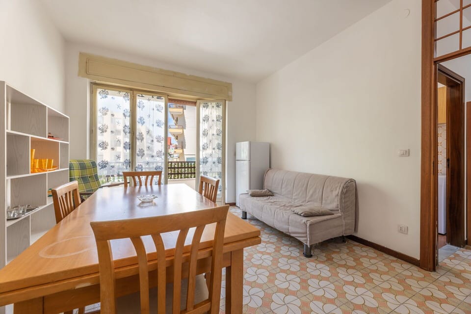Autumn, Living Room, Spring, Summer