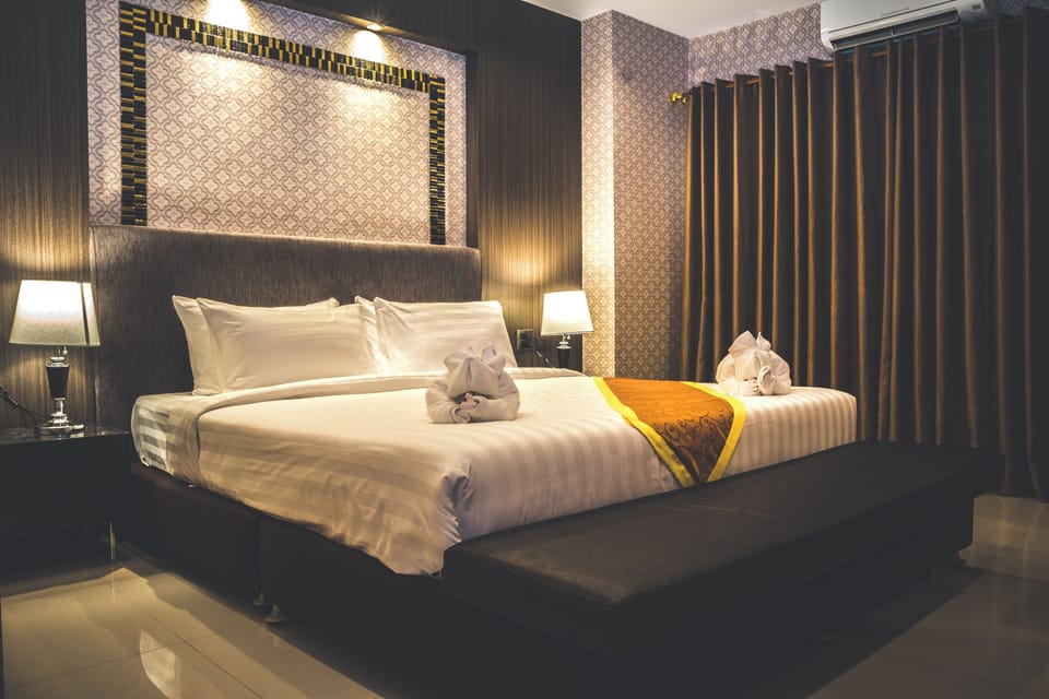 Deluxe Double Room | Desk, laptop workspace, free WiFi
