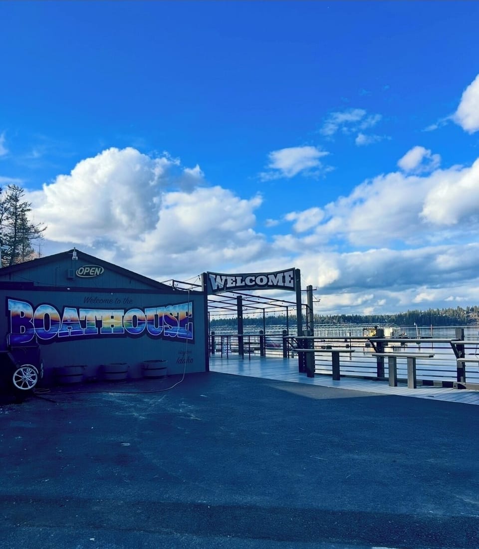 Boathouse Restaurant and Marina only 5 minutes away - Boathouse Restaurant and Marina only 5 minutes away