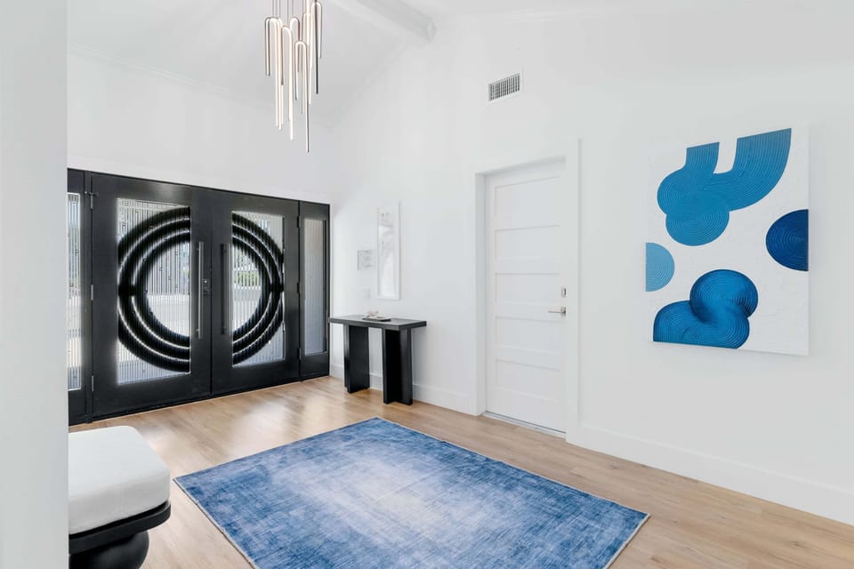 Gorgeous design and impeccable mid-century modern flair