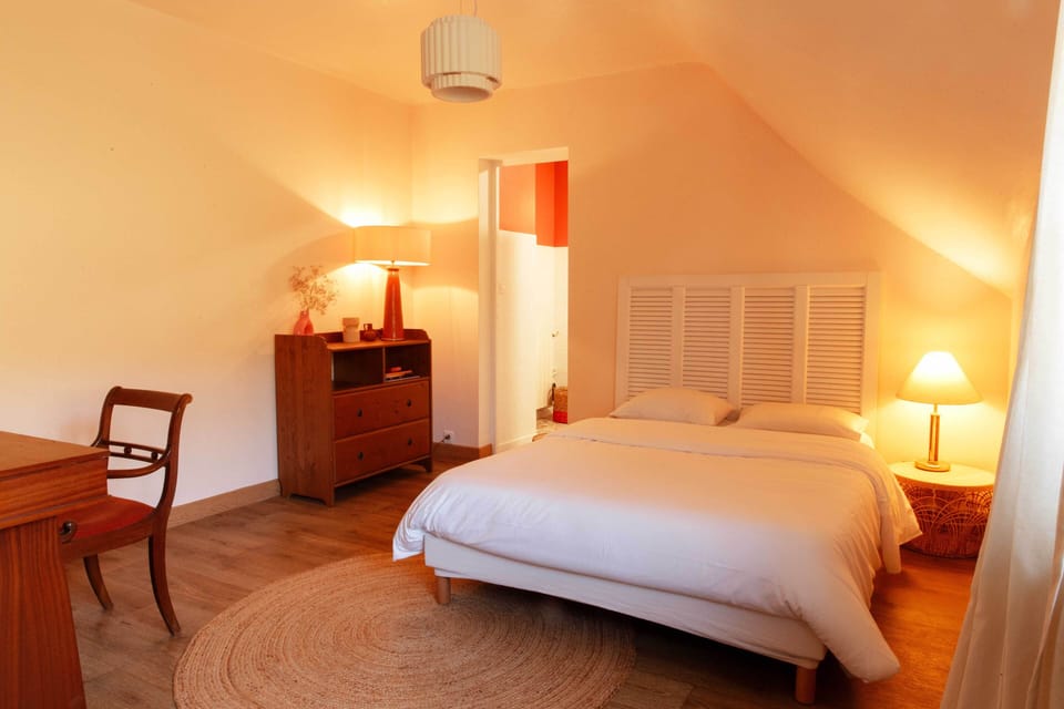 Comfort Double Room, Garden View | Desk, laptop workspace, iron/ironing board, free WiFi