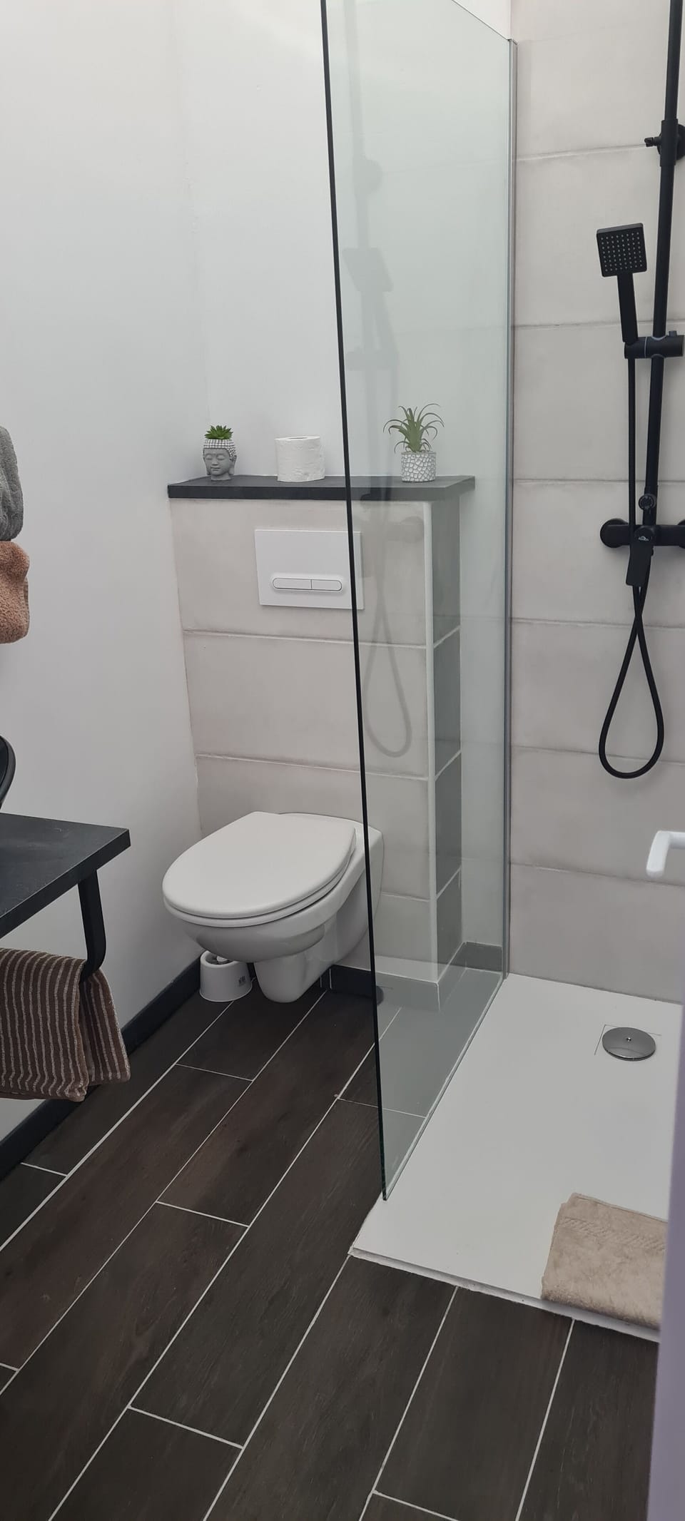 Standard Double Room, Hill View | Bathroom | Shower, free toiletries, hair dryer, towels