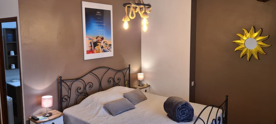 Comfort Double Room | Individually decorated, soundproofing, free WiFi