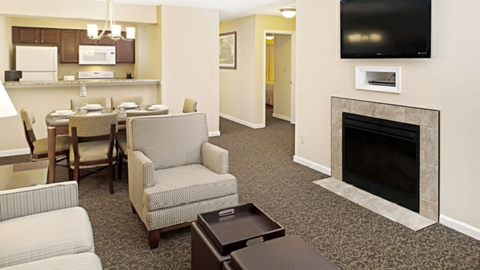 Enjoy 4 Living rooms!